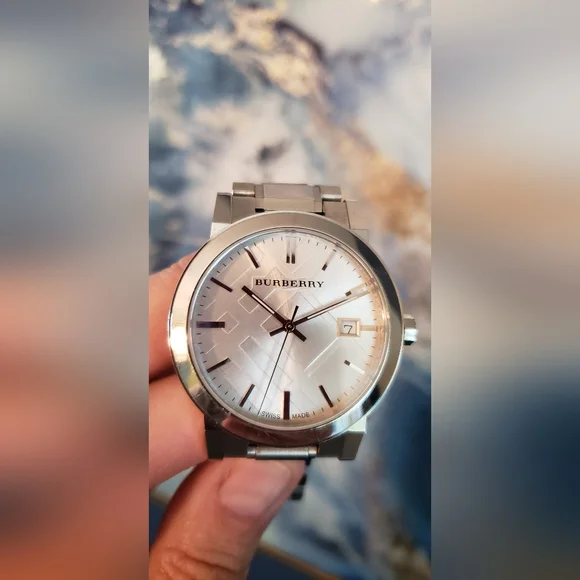 Burberry Stainless Steel Watch BU9000, EUC! Beautiful. - Picture 11 of 11